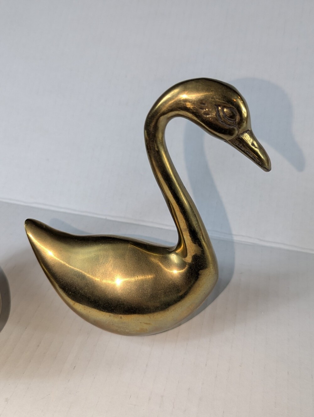 Vintage Mid-Century Brass Swan Figurines (Pair) - Made in Korea - Picture 4 of 13